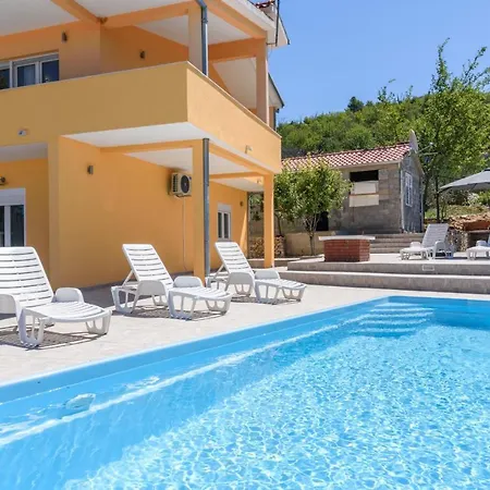 Βίλα Sellina Marina